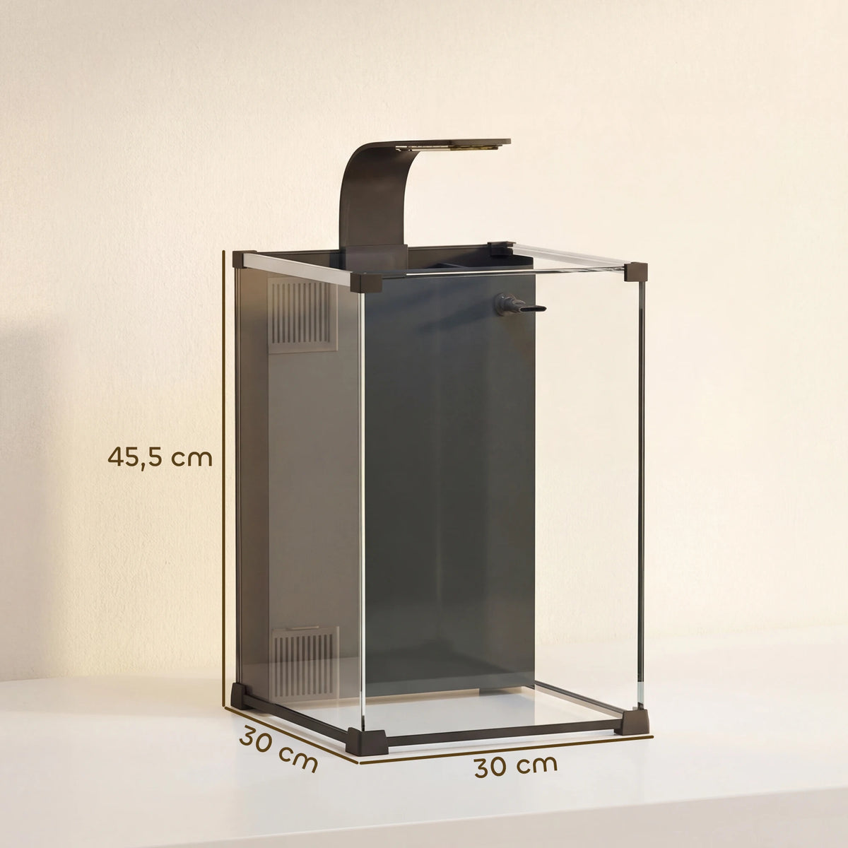 Nano-aquarium complet vu de face avec éclairage LED
