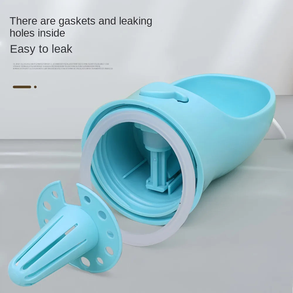Gourde pour chien repliée pour le transport