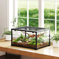 Terrarium en verre avec porte coulissante ouverte